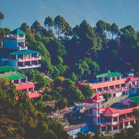Blue Pine Resort Лансдаун Экстерьер фото