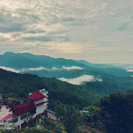 Blue Pine Resort Лансдаун Экстерьер фото