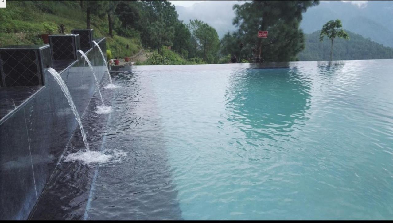 Blue Pine Resort Лансдаун Экстерьер фото