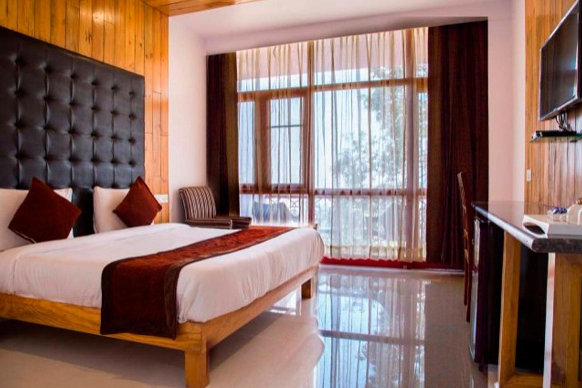 Blue Pine Resort Лансдаун Экстерьер фото