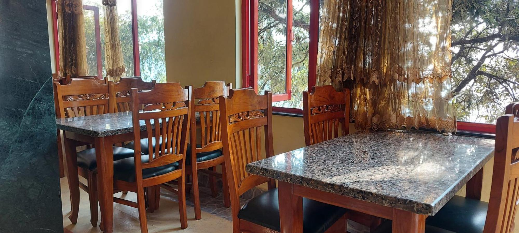 Blue Pine Resort Лансдаун Экстерьер фото